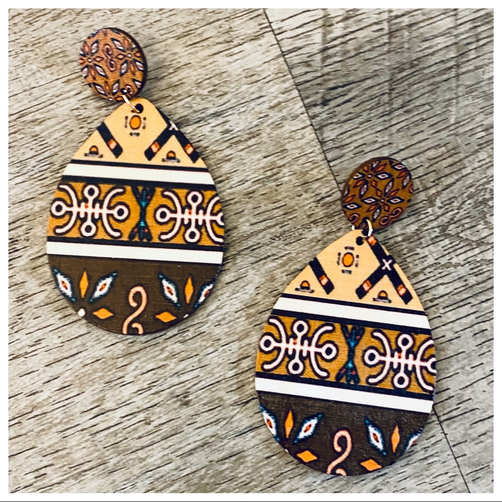 ETHNIC PRINT CHIC DROPPED EARRINGS - Picture 2 of 3